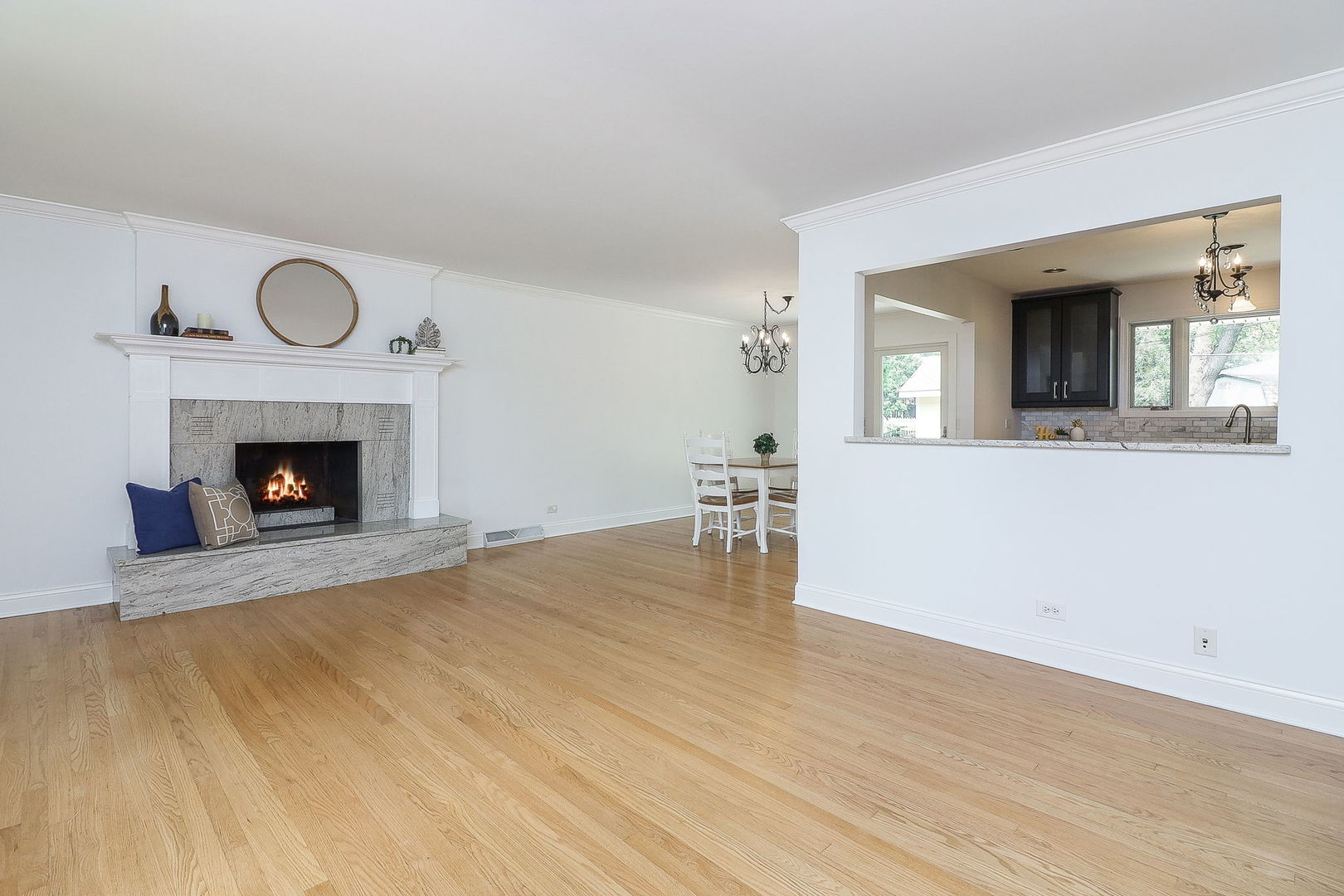 26W554 Jewell Road, Winfield, IL 60190