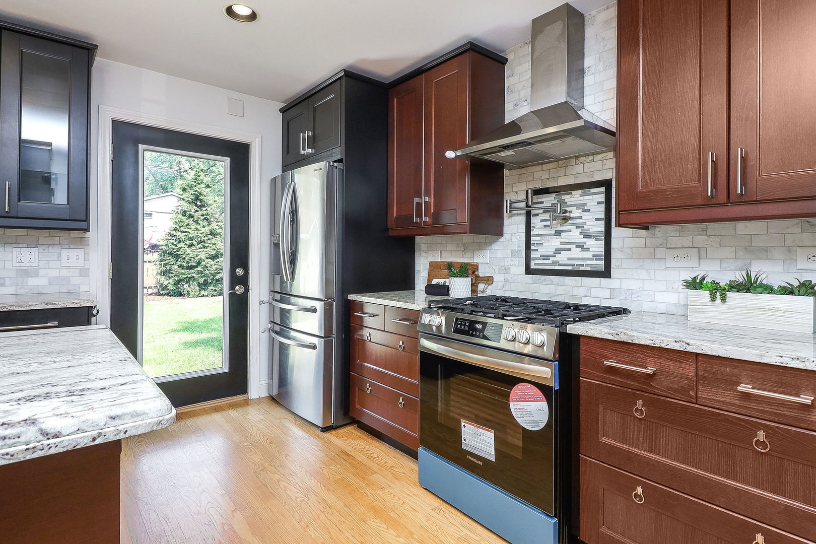 26W554 Jewell Road, Winfield, IL 60190