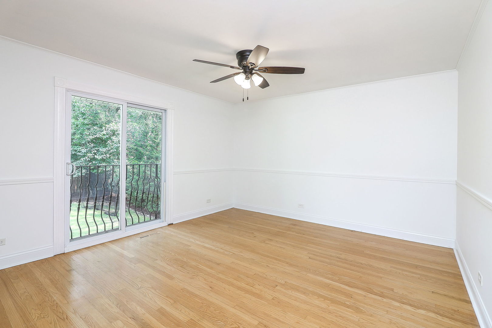 26W554 Jewell Road, Winfield, IL 60190