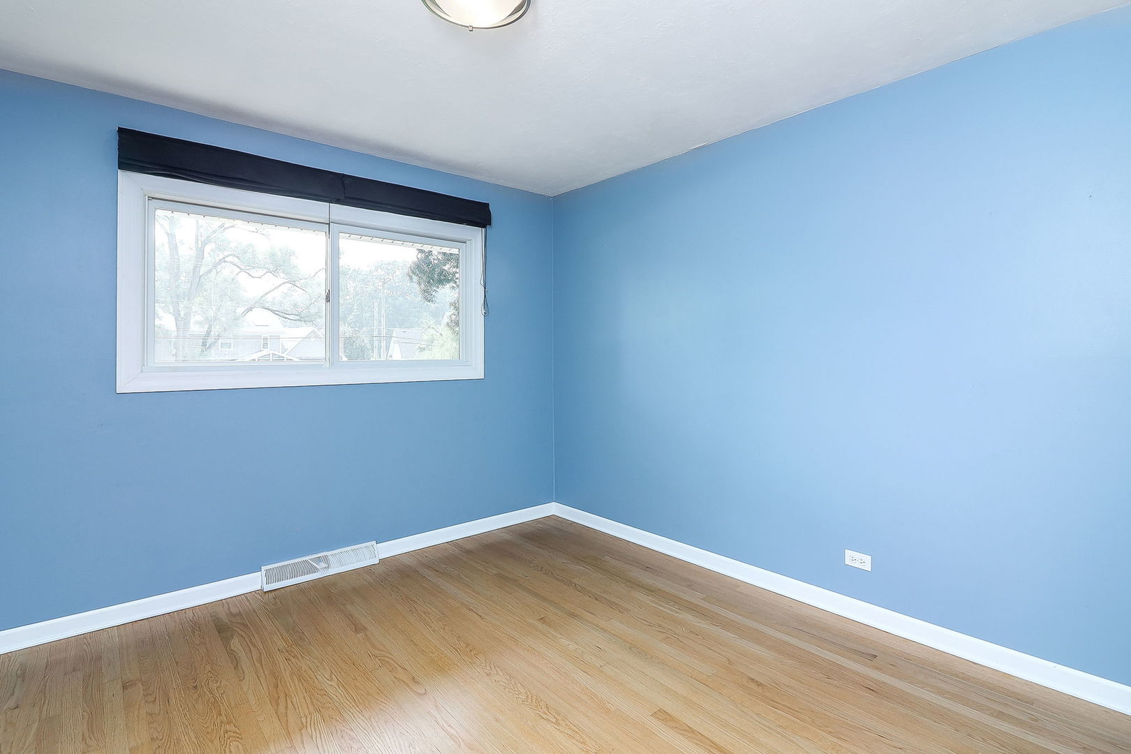 26W554 Jewell Road, Winfield, IL 60190