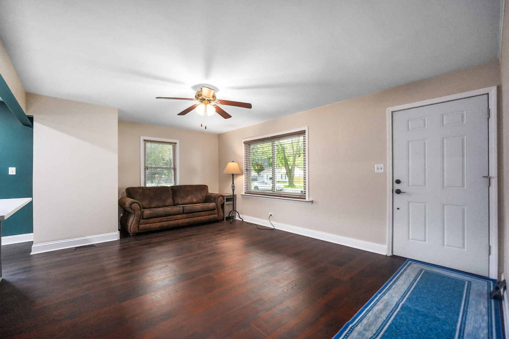 1706 Burlington Avenue, Lisle, IL 60532