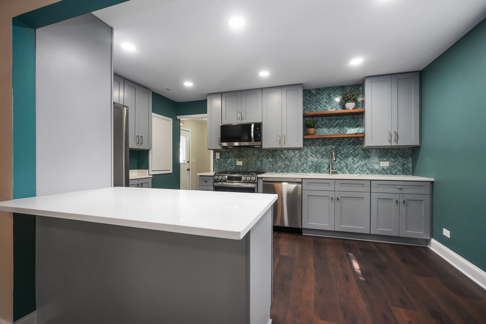 1706 Burlington Avenue, Lisle, IL 60532