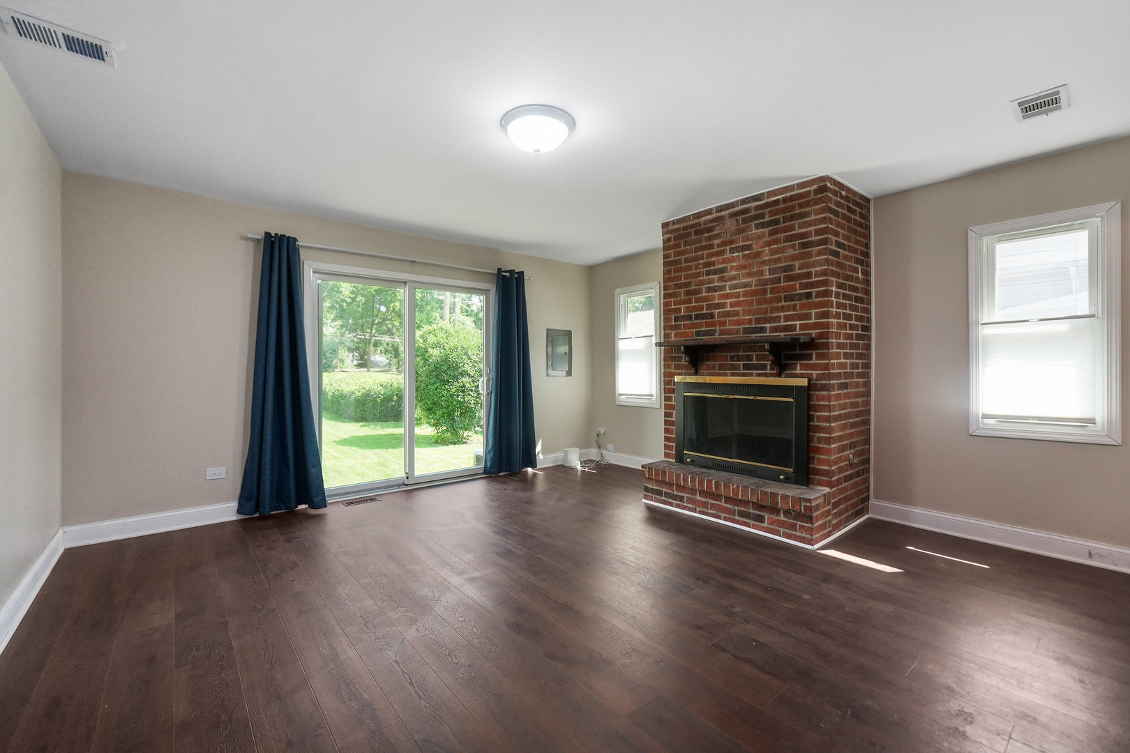 1706 Burlington Avenue, Lisle, IL 60532