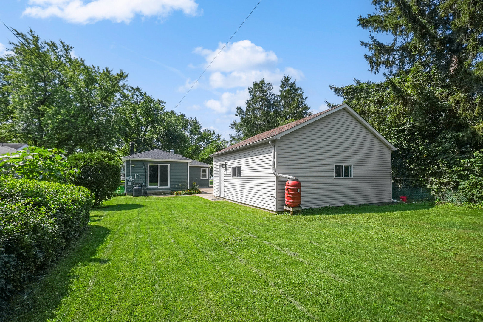 1706 Burlington Avenue, Lisle, IL 60532
