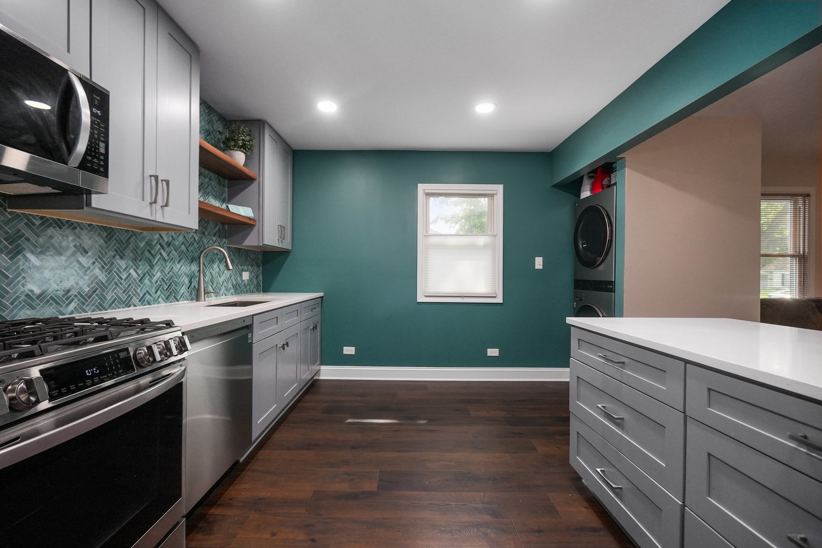 1706 Burlington Avenue, Lisle, IL 60532