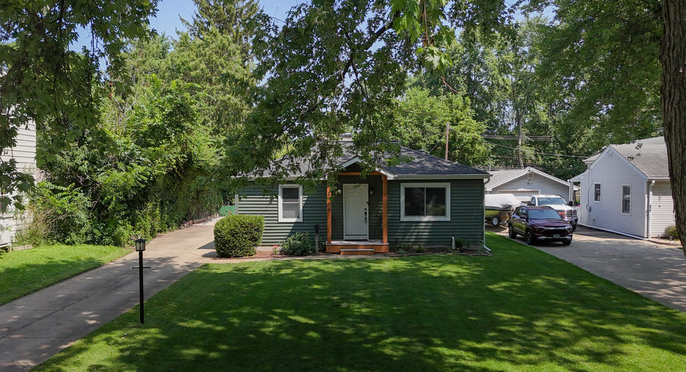 1706 Burlington Avenue, Lisle, IL 60532
