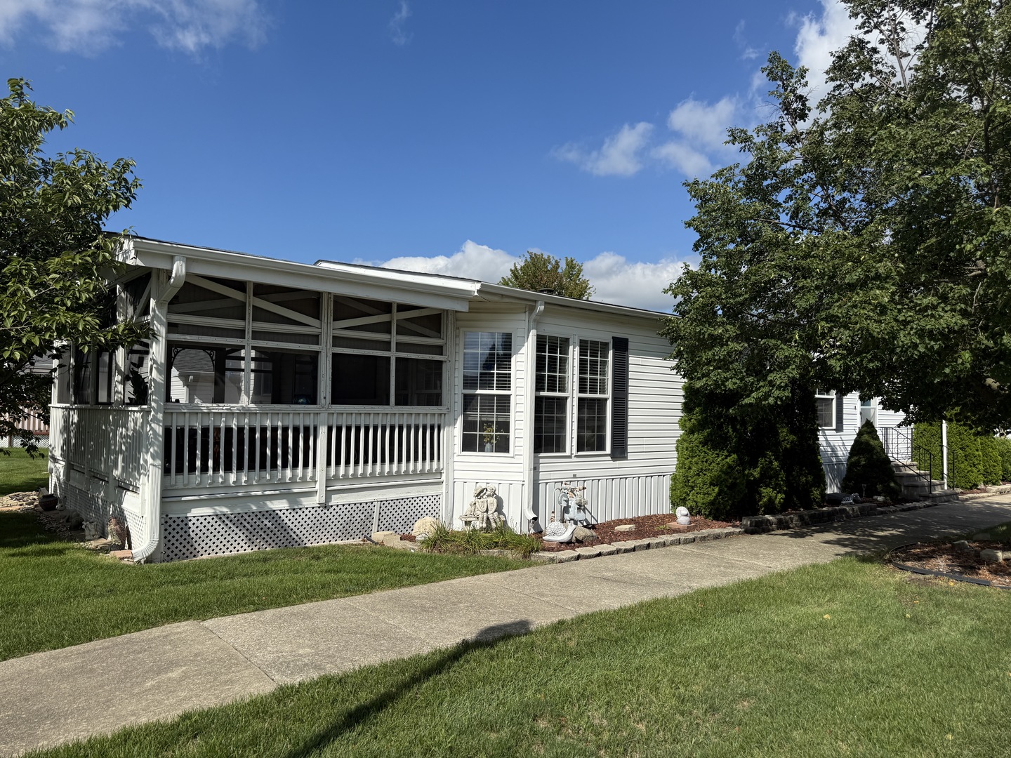 69 Petunia Circle, Matteson, IL 60443