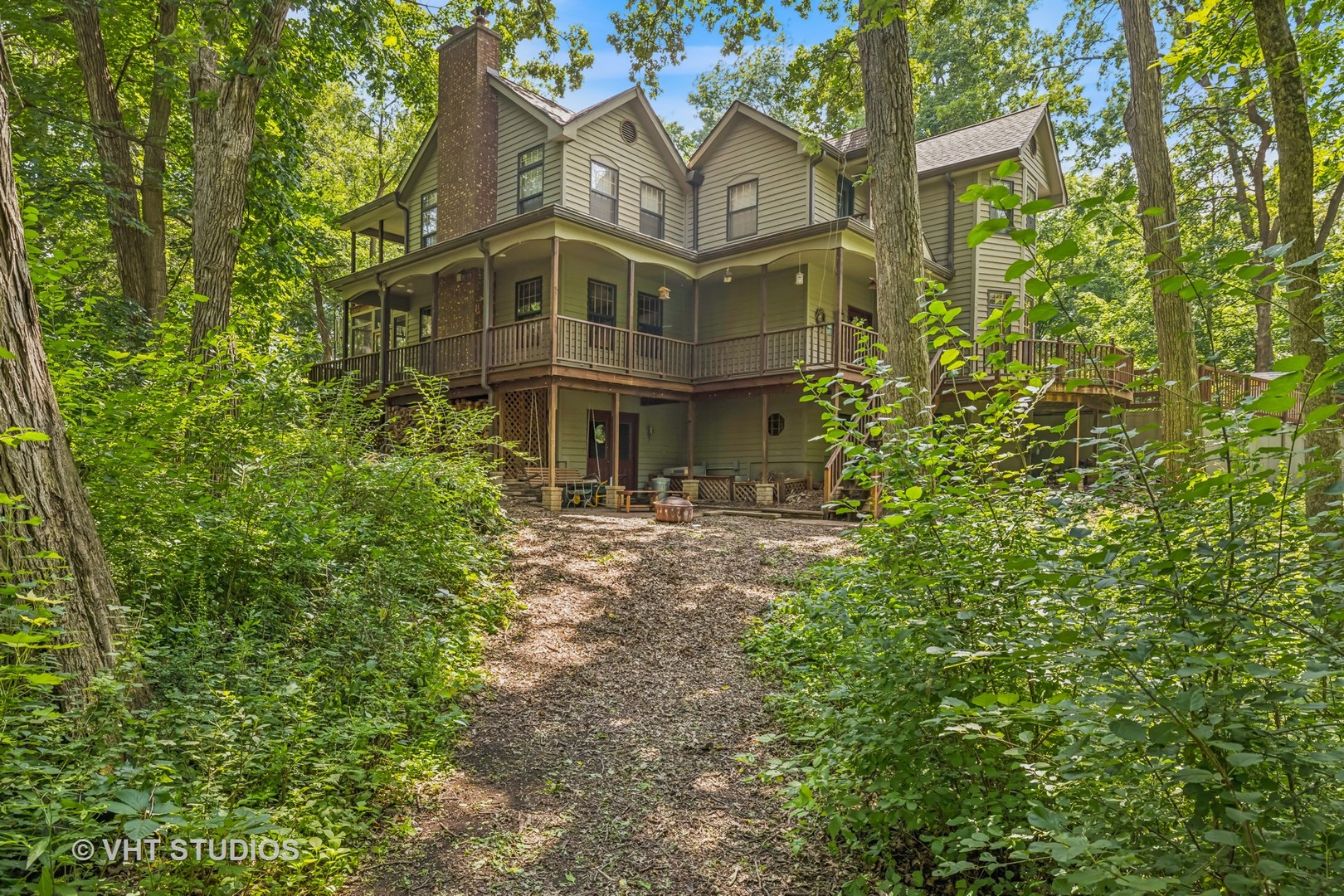 2418 Bennington Lane, McHenry, IL 60050