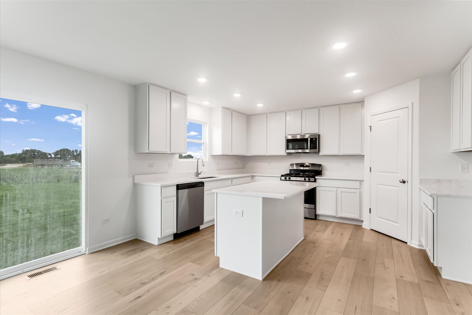 1760 Breton Avenue, North Aurora, IL 60542