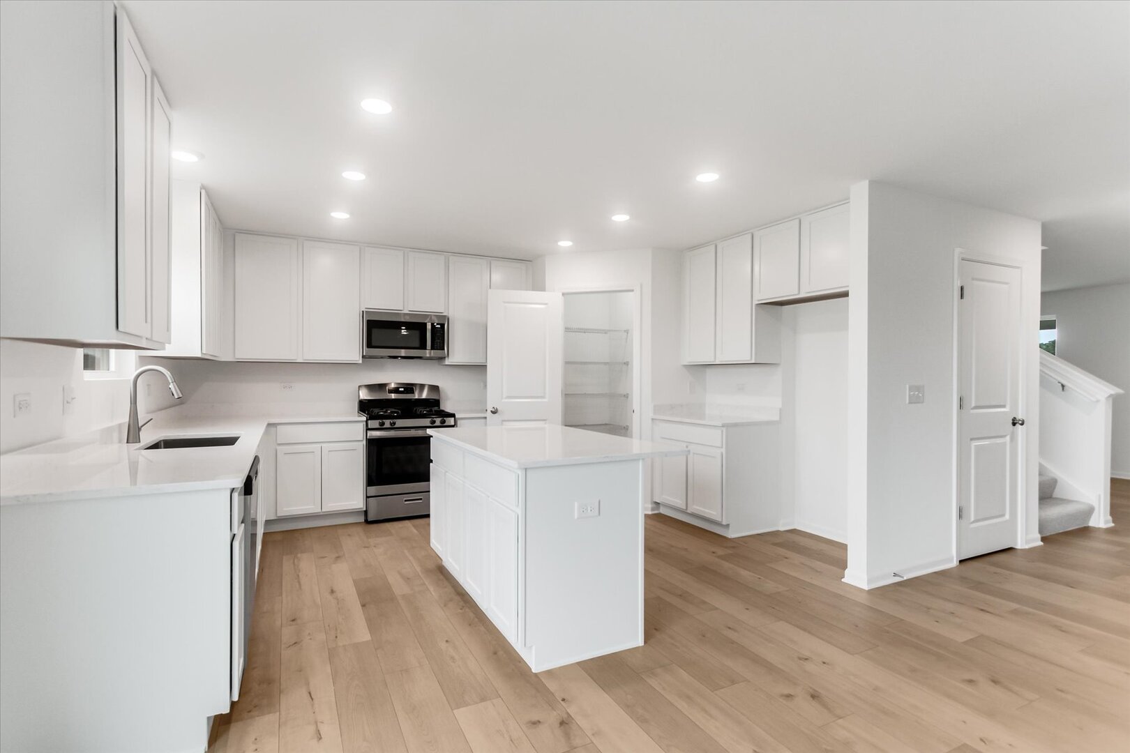 1760 Breton Avenue, North Aurora, IL 60542