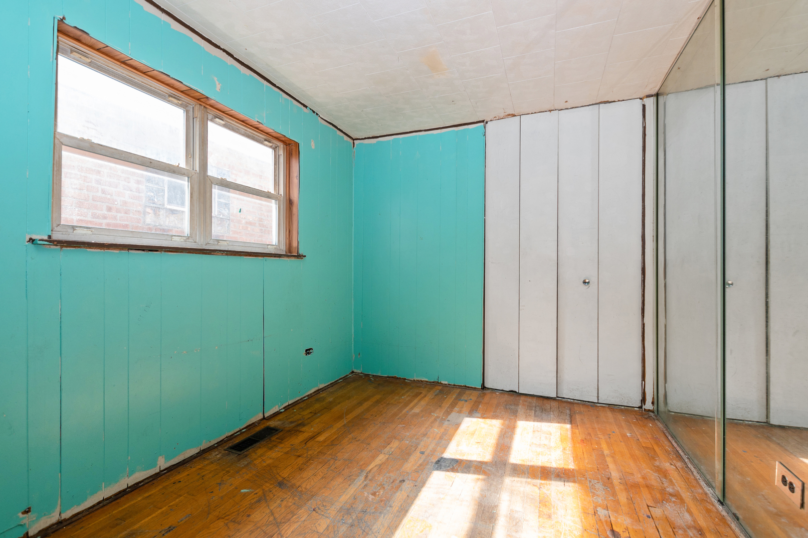 513 E 87th Street, Chicago, IL 60619