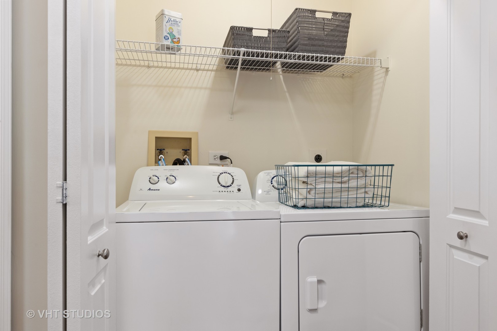 36 Sterling Circle #302, Wheaton, IL 60189