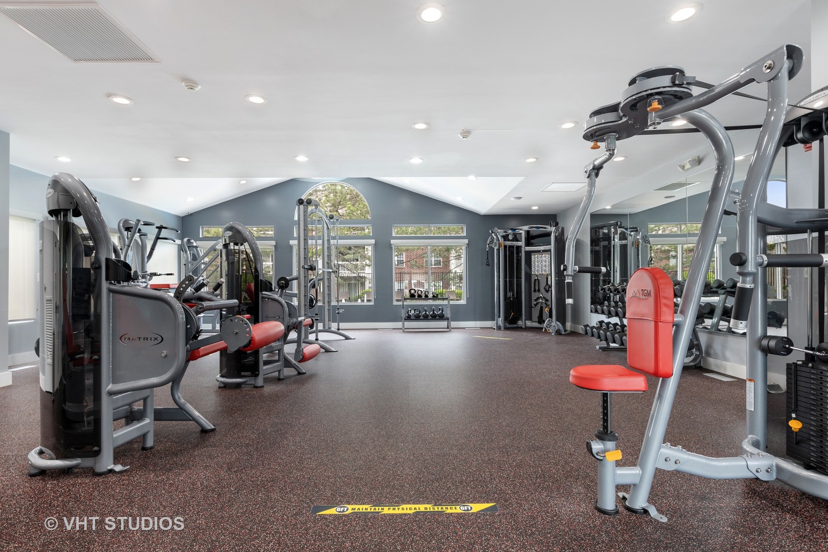 40 Sterling Circle #104, Wheaton, IL 60189