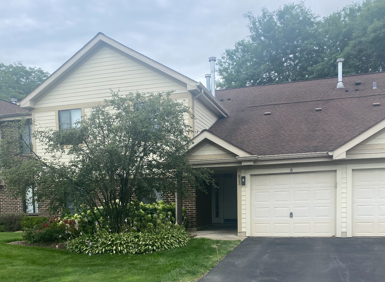 823 E Coach Road #8, Palatine, IL 60074