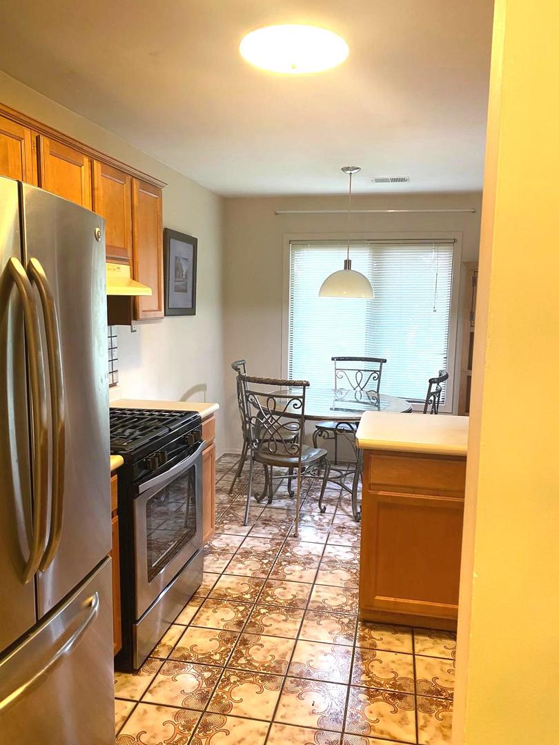 823 E Coach Road #8, Palatine, IL 60074