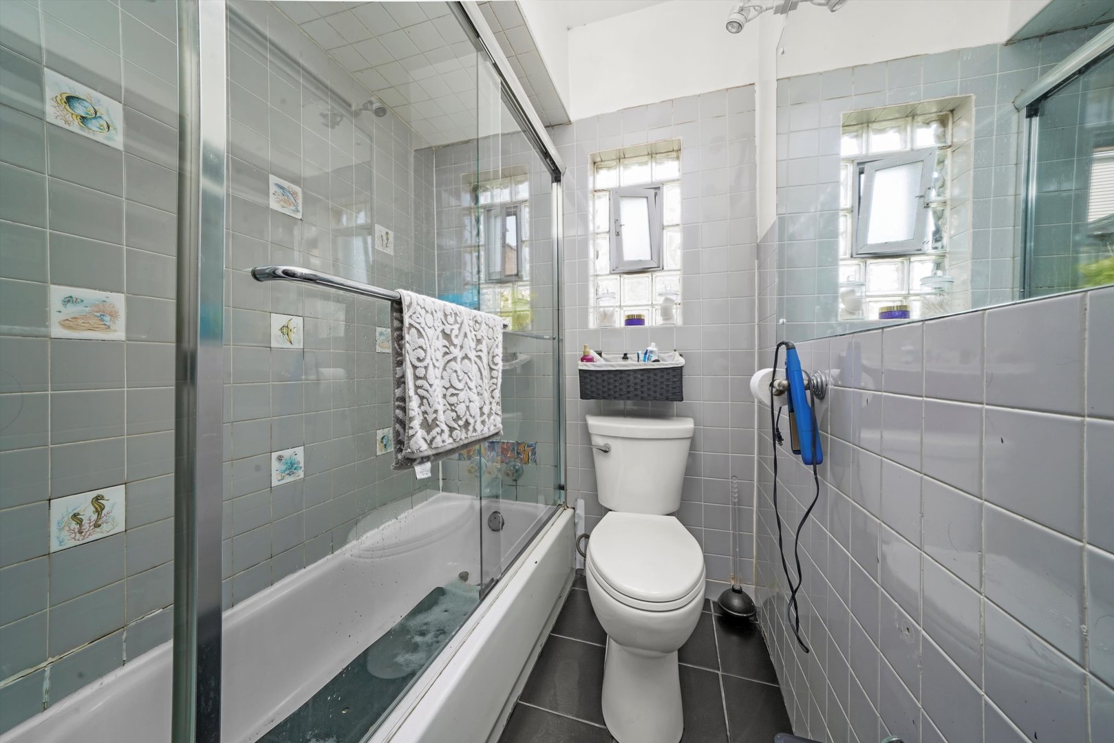 5512 W WRIGHTWOOD Avenue, Chicago, IL 60639