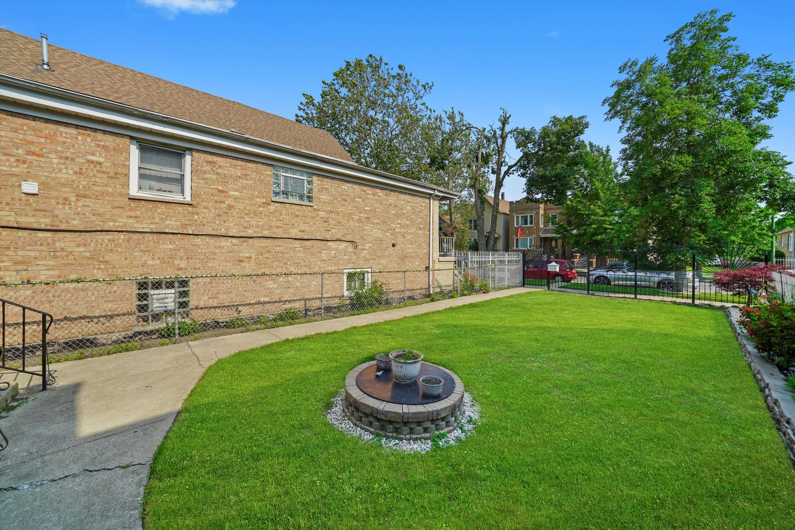 5512 W WRIGHTWOOD Avenue, Chicago, IL 60639