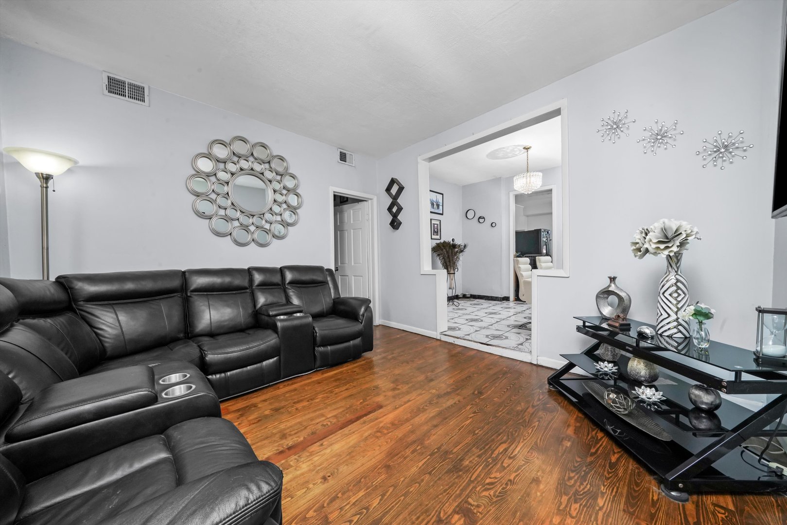 5512 W WRIGHTWOOD Avenue, Chicago, IL 60639