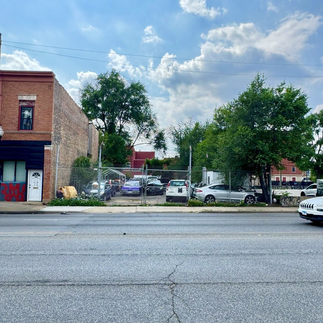 608 N Cicero Avenue, Chicago, IL 60644