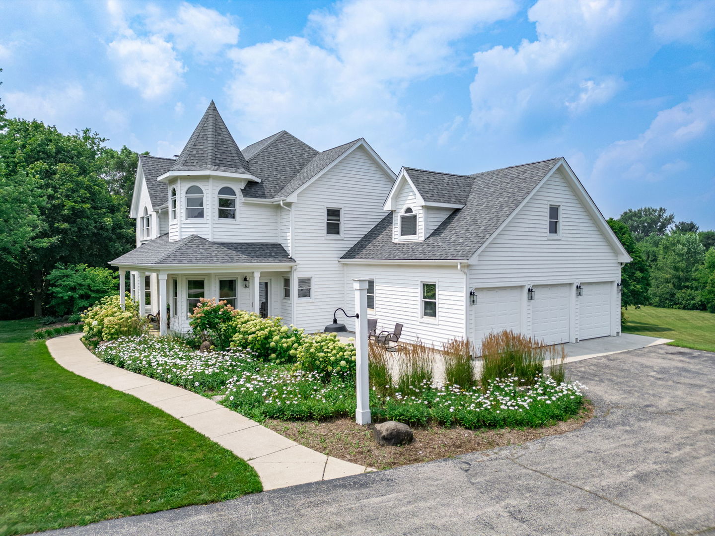 2505 Timberline Trail, Woodstock, IL 60098