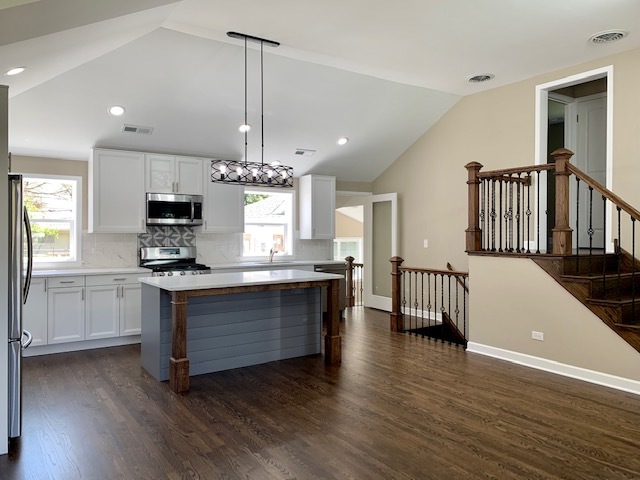 251 N Schiller Street, Palatine, IL 60067