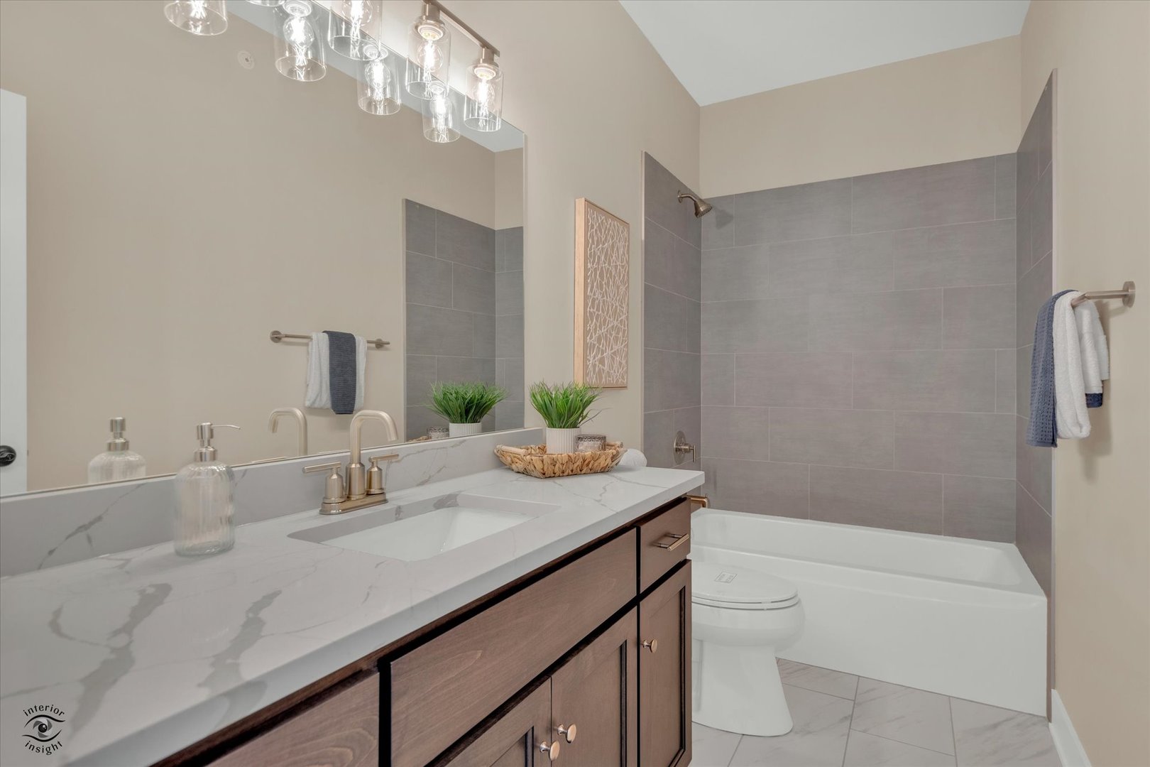 8022 Bradley Drive, Tinley Park, IL 60487