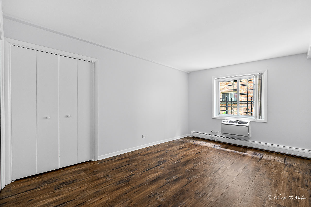 1340 W Touhy Avenue #106, Chicago, IL 60626