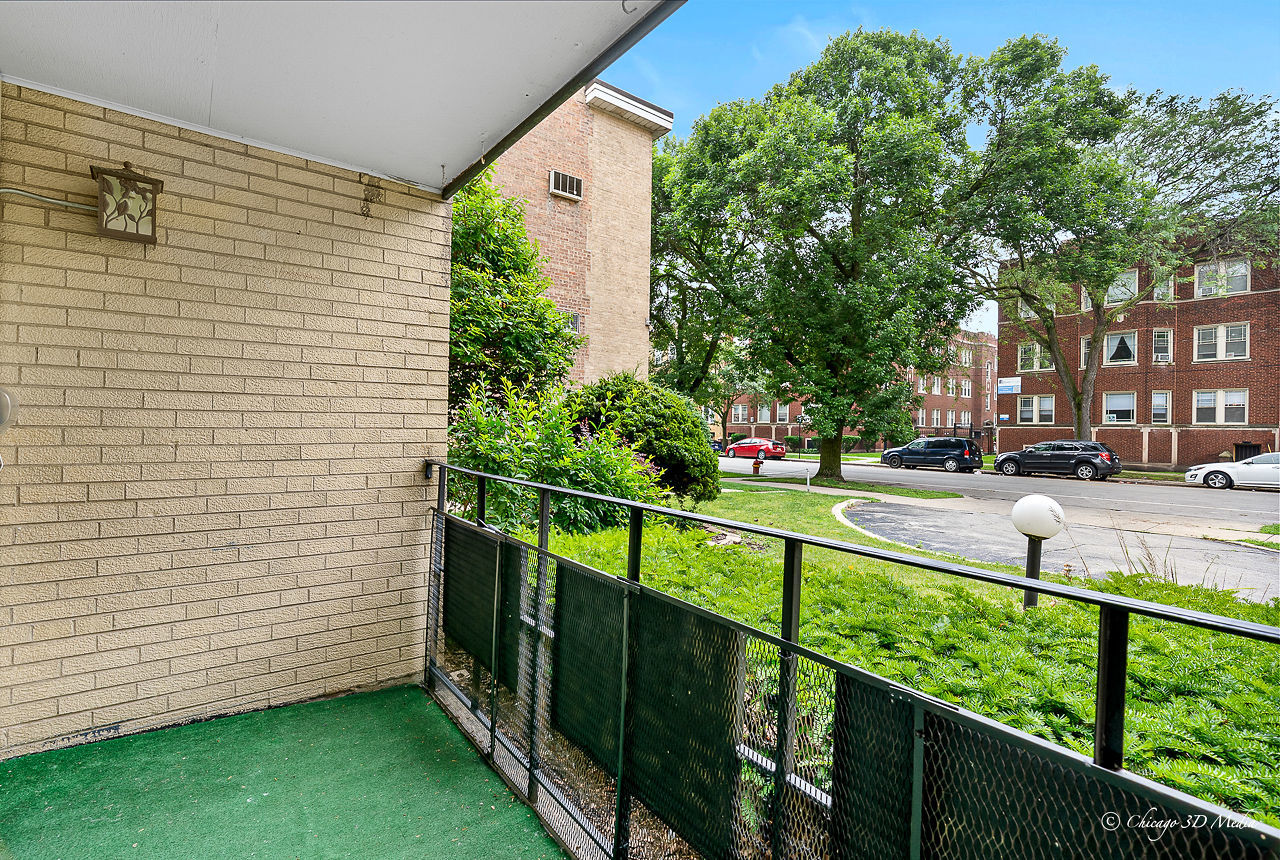 1340 W Touhy Avenue #106, Chicago, IL 60626