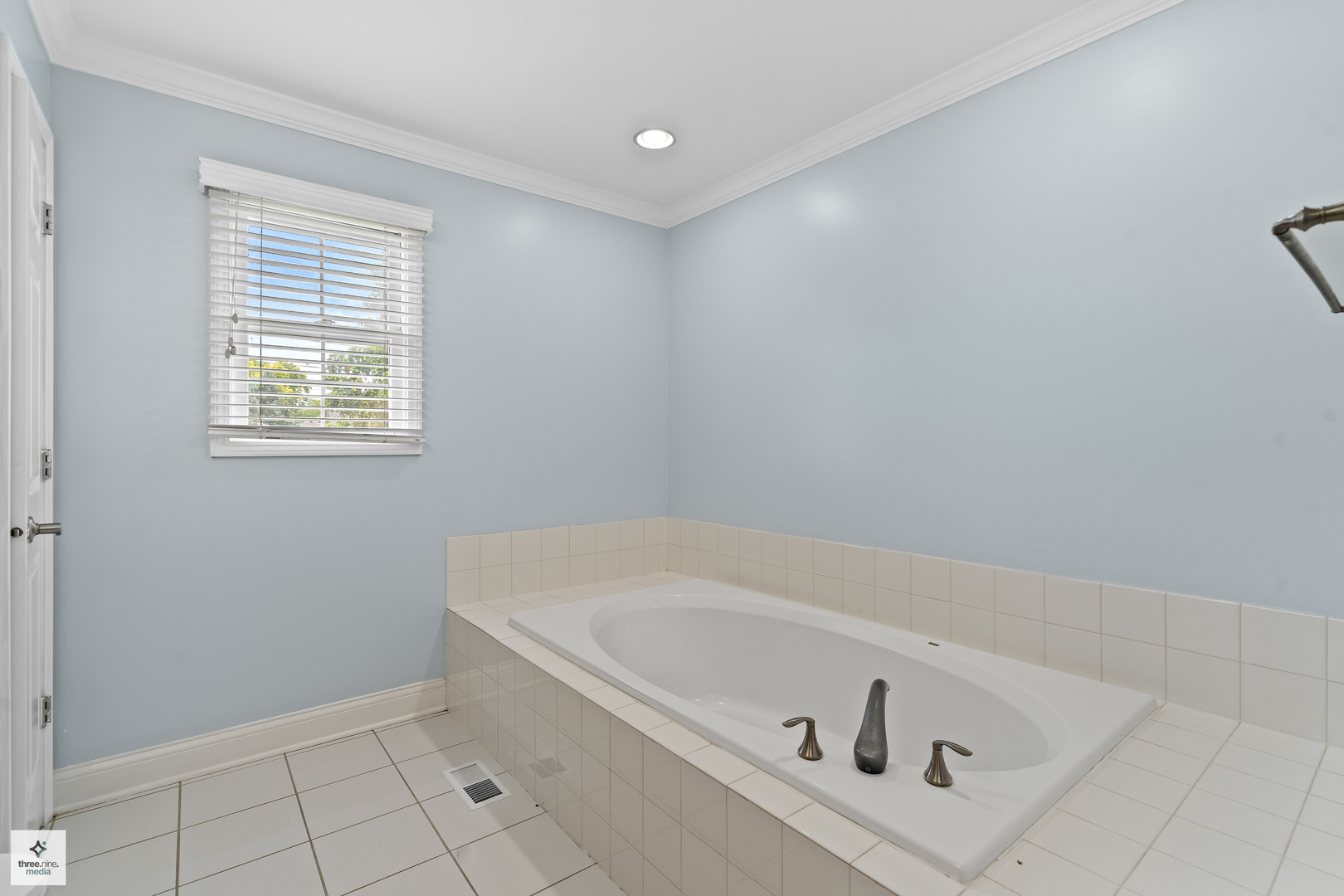 1244 Hollingswood Avenue, Naperville, IL 60564