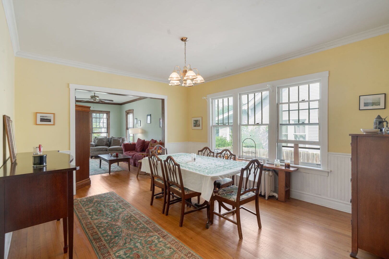 1311 Henry Avenue, Des Plaines, IL 60016