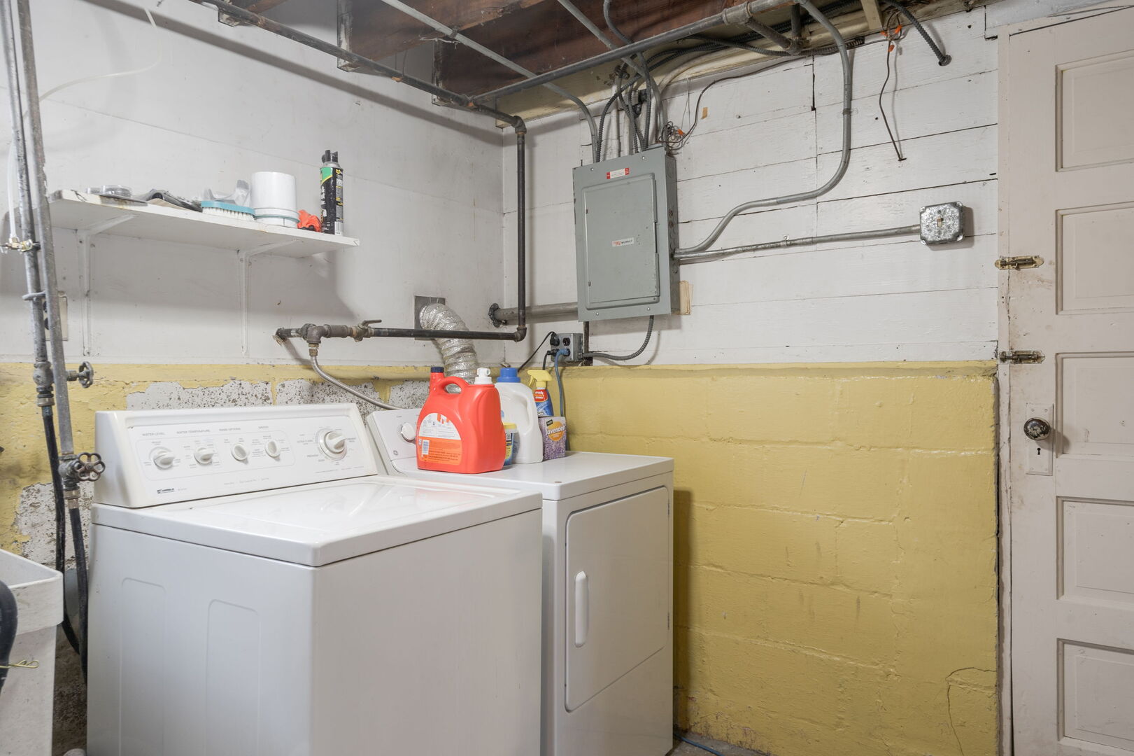 1311 Henry Avenue, Des Plaines, IL 60016