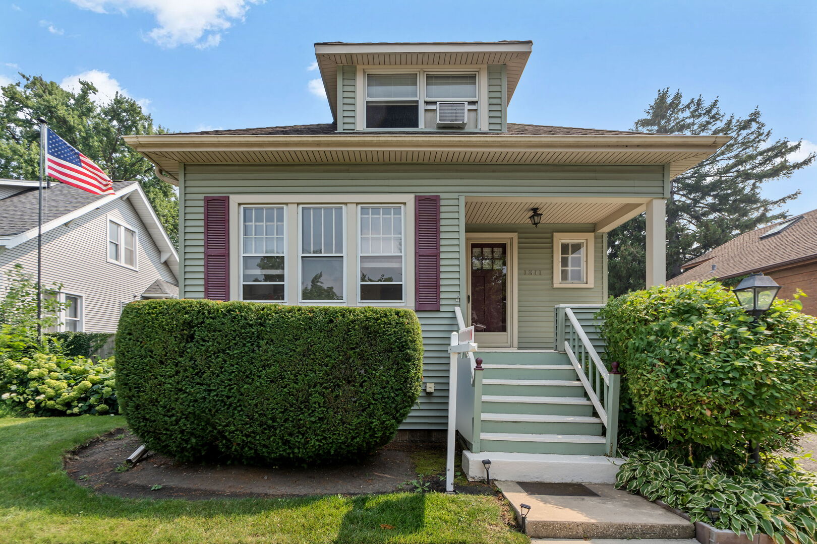 1311 Henry Avenue, Des Plaines, IL 60016