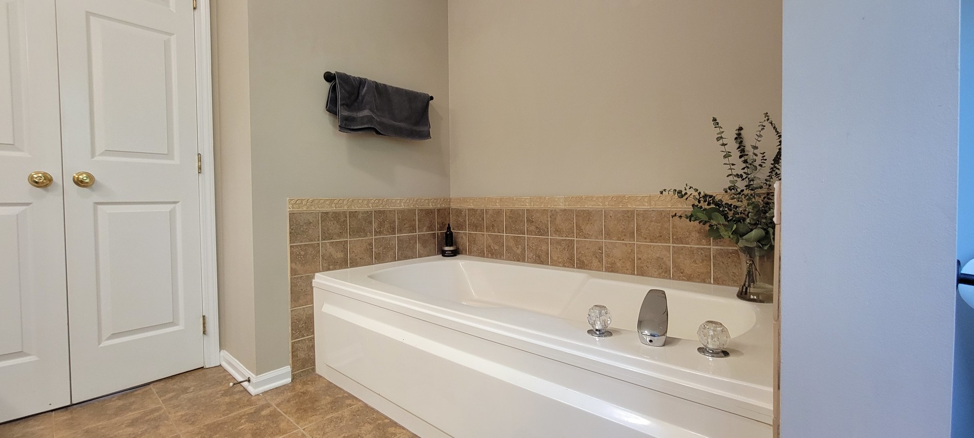 1569 Valencia Way, Mundelein, IL 60060