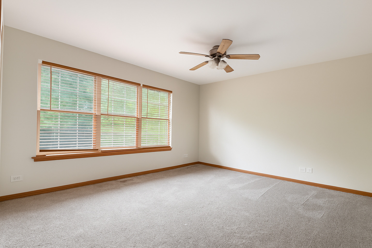 2476 Oneida Lane, Naperville, IL 60563
