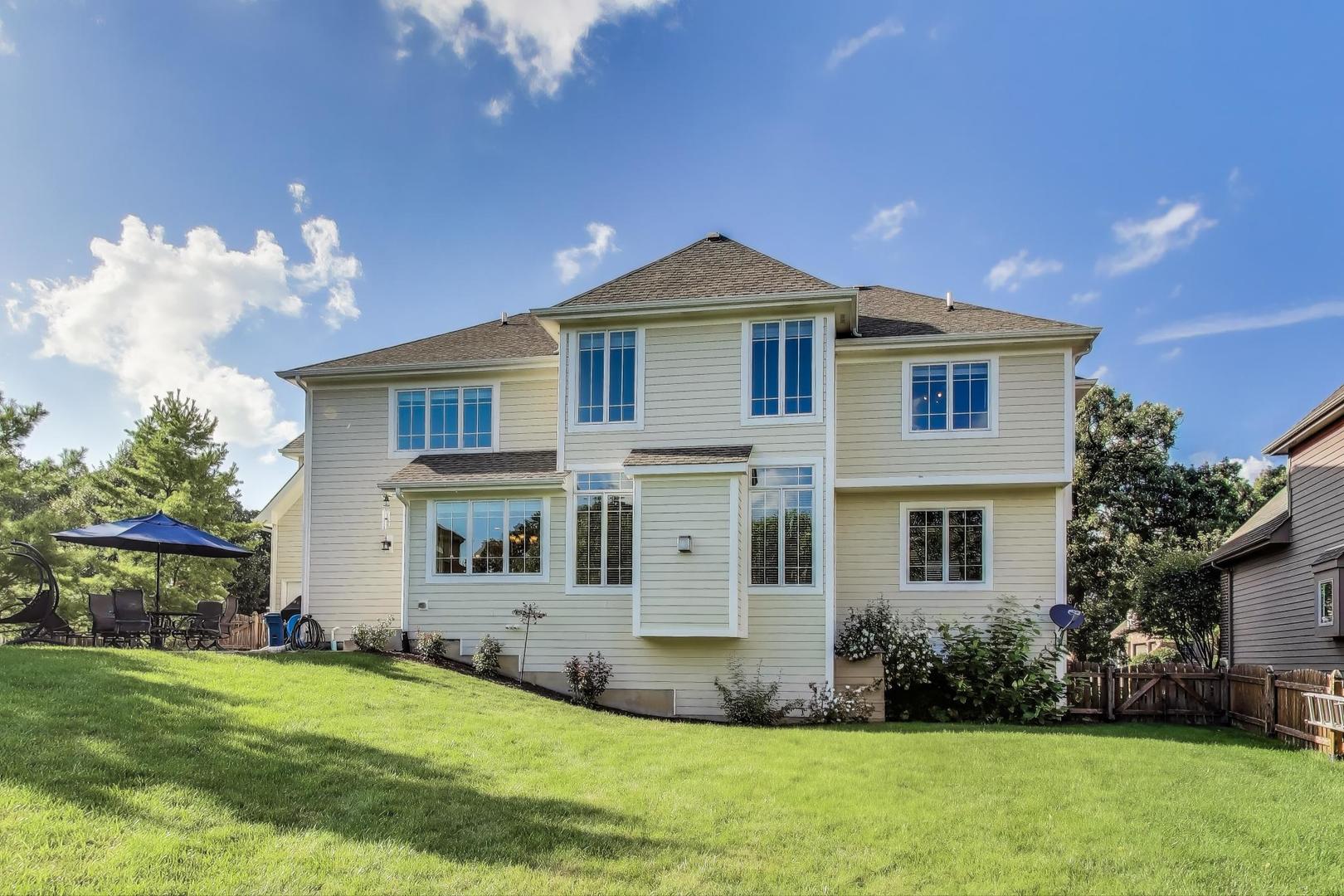 643 Oak Lane, South Elgin, IL 60177