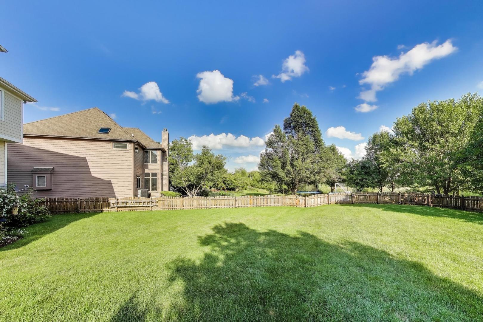 643 Oak Lane, South Elgin, IL 60177