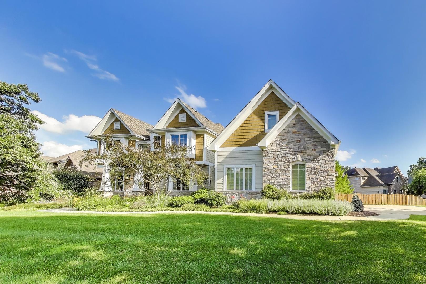 643 Oak Lane, South Elgin, IL 60177