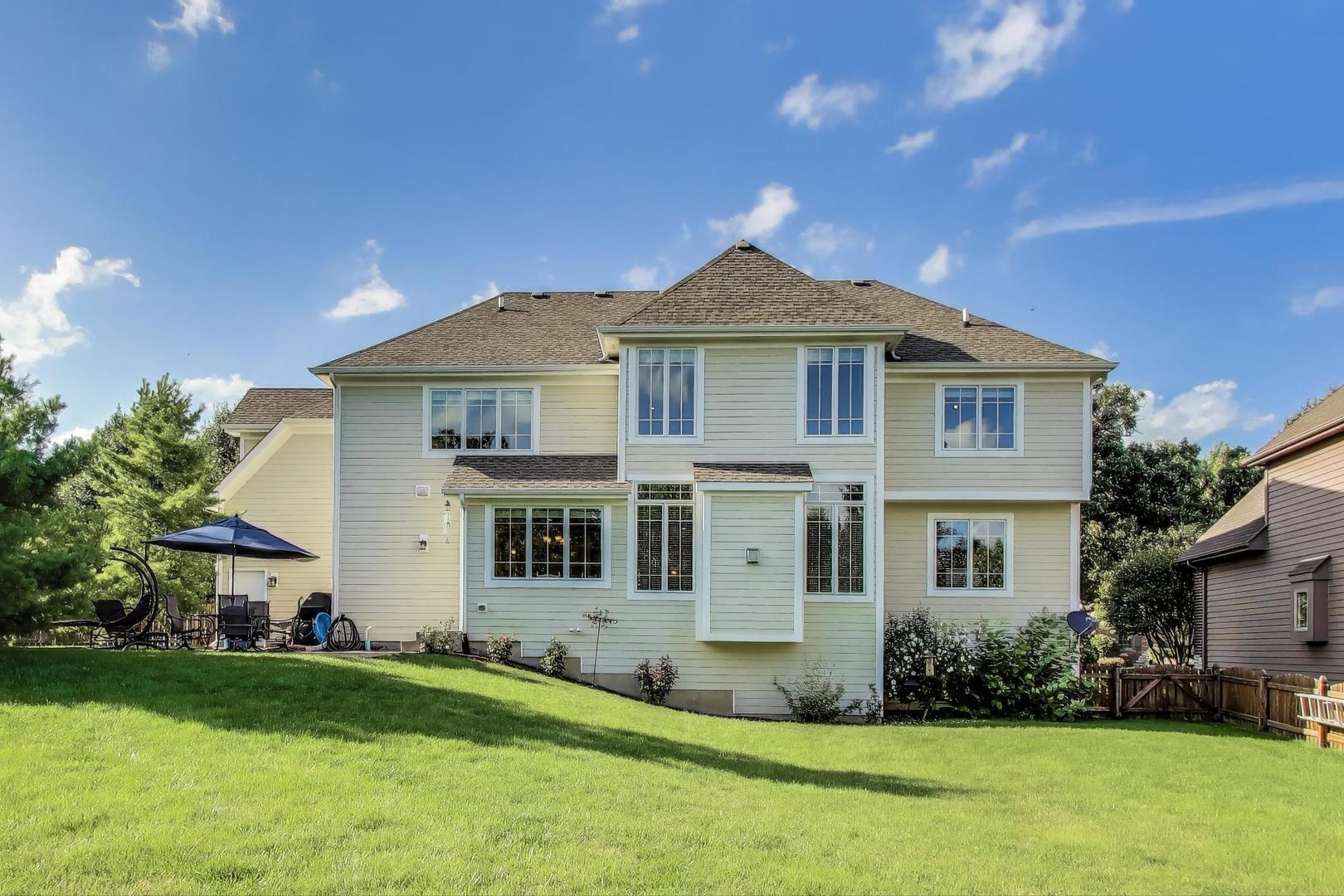 643 Oak Lane, South Elgin, IL 60177