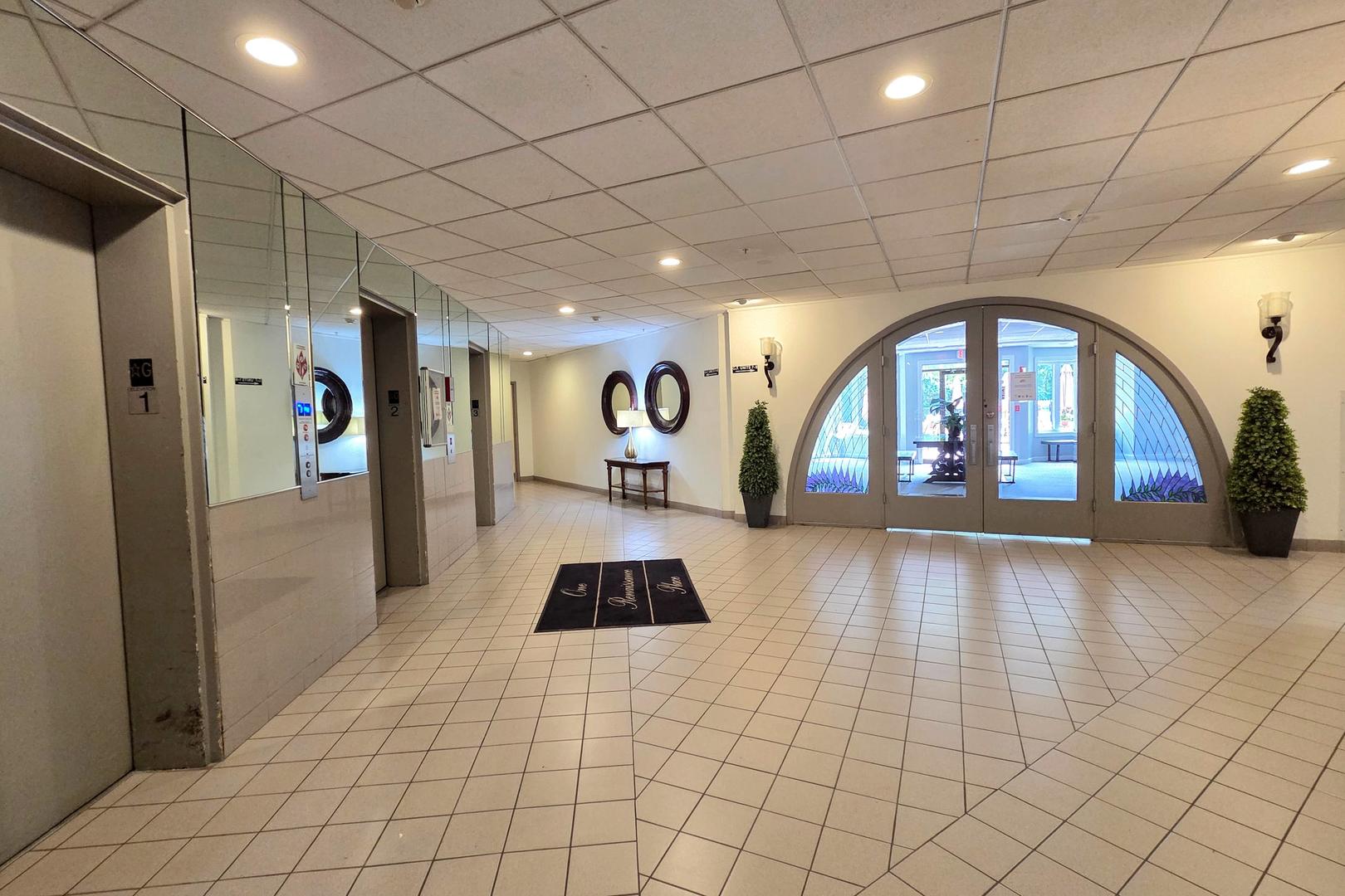 1 Renaissance Place #1119, Palatine, IL 60067