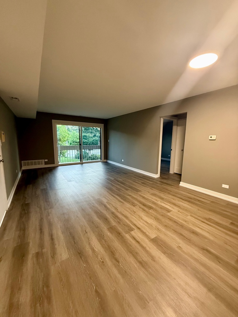 1322 E Ports O Call Drive #1W, Palatine, IL 60074