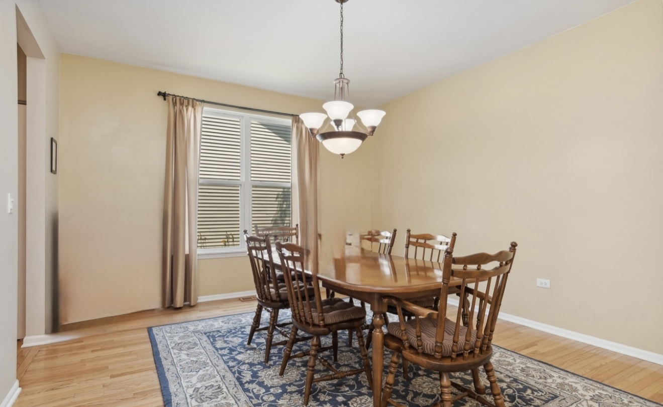 841 Barclay Drive, Bolingbrook, IL 60440