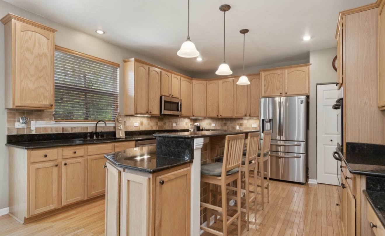 841 Barclay Drive, Bolingbrook, IL 60440
