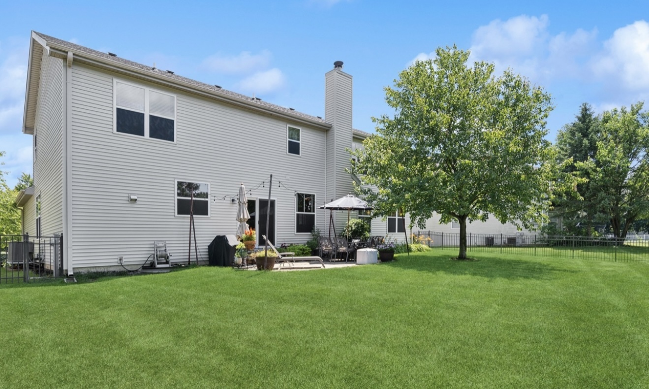 841 Barclay Drive, Bolingbrook, IL 60440