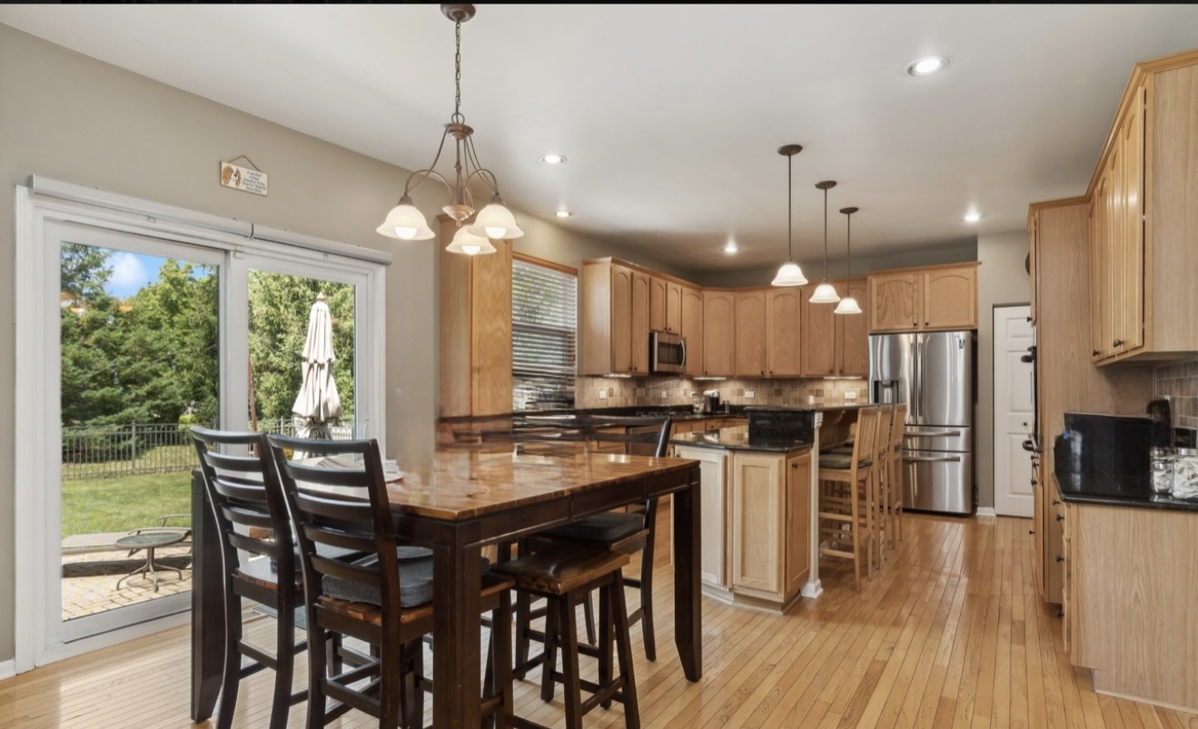 841 Barclay Drive, Bolingbrook, IL 60440