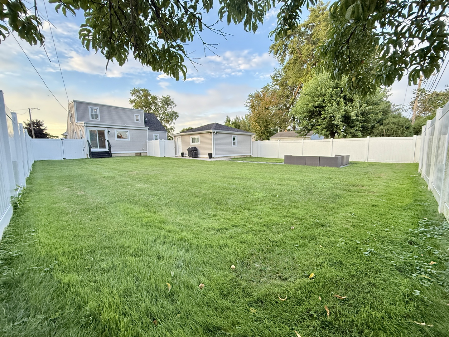 249 Village Drive, Northlake, IL 60164