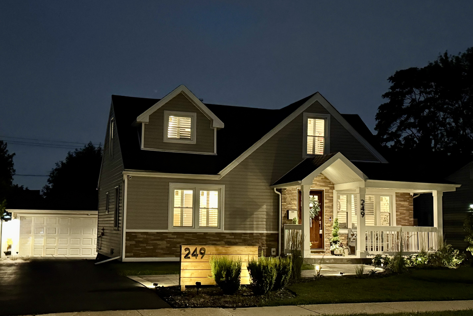 249 Village Drive, Northlake, IL 60164