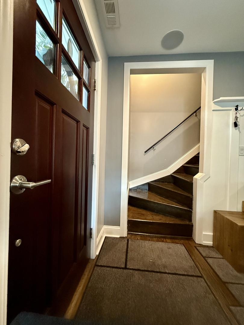 249 Village Drive, Northlake, IL 60164