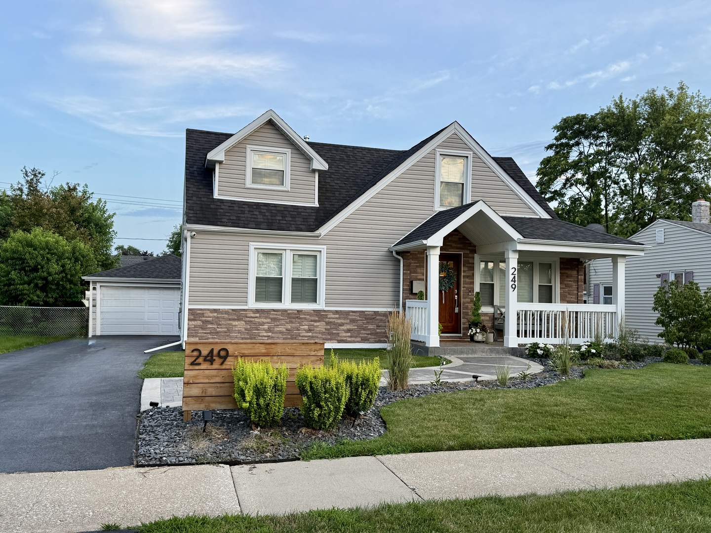 249 Village Drive, Northlake, IL 60164