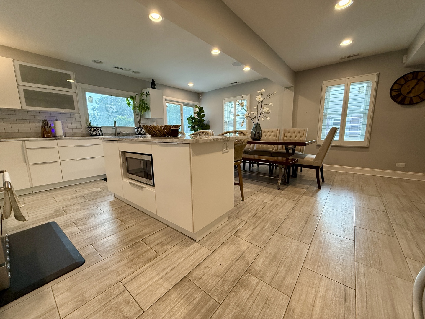 249 Village Drive, Northlake, IL 60164