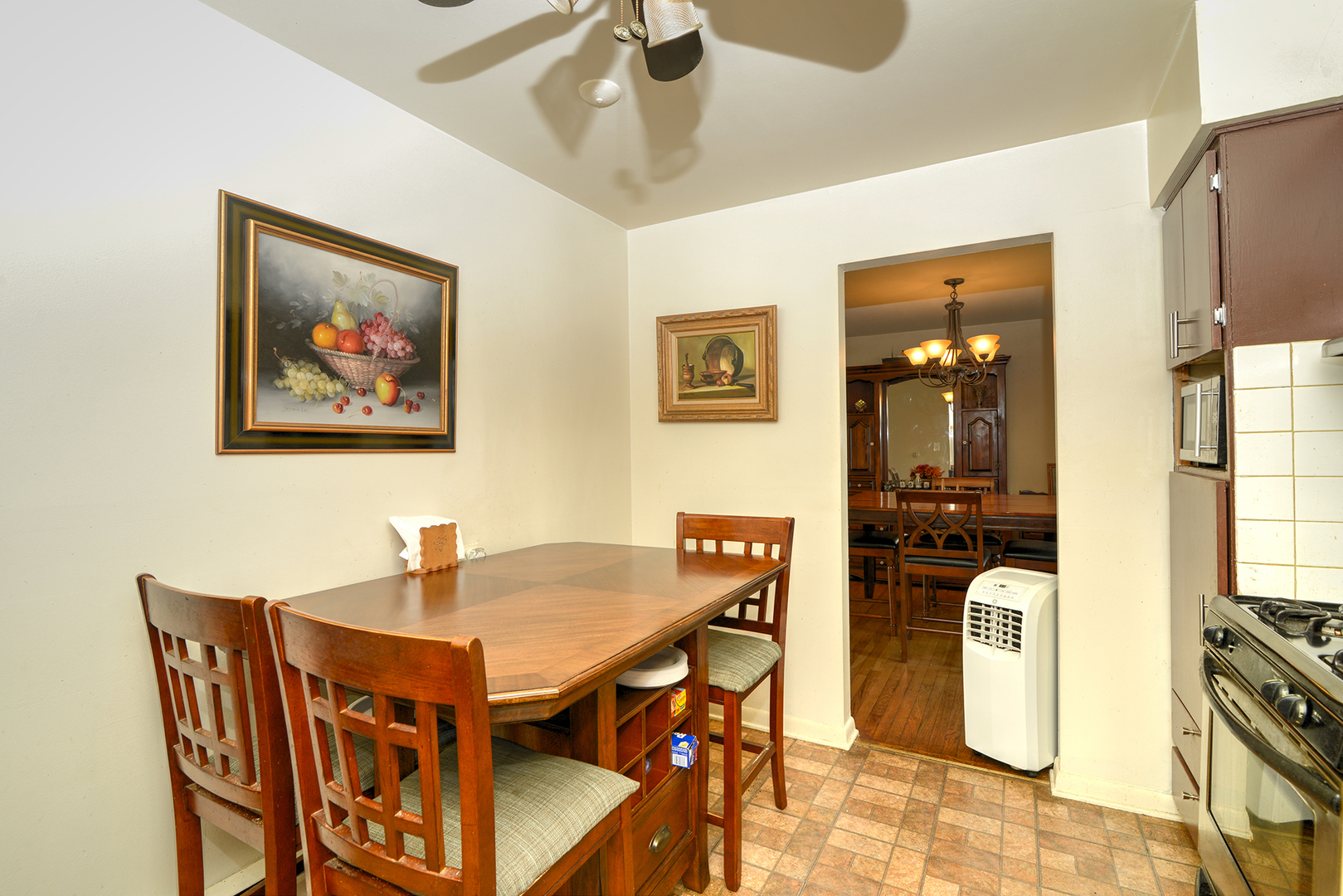 1560 Lee Avenue, Melrose Park, IL 60160